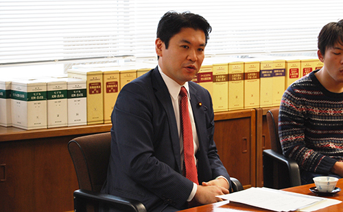 松本洋平内閣府大臣政務官が来訪されました 武蔵野美術大学