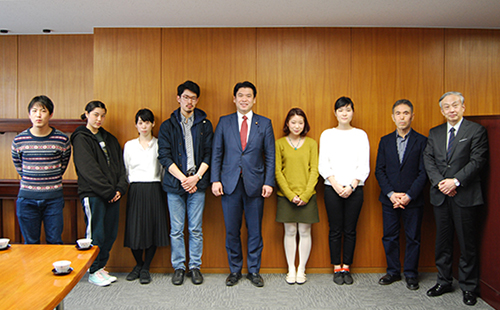 松本洋平内閣府大臣政務官が来訪されました 武蔵野美術大学